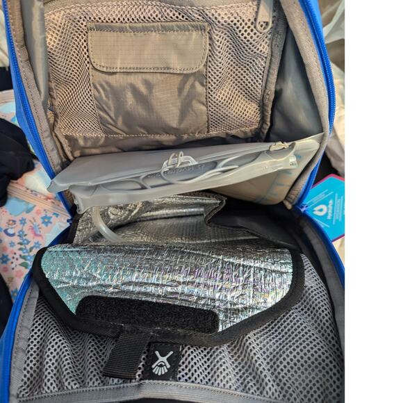 Hydro Flask Down Shift Hydration Pack 14L 2L insulated reservoir Sapphire NEW - Picture 8 of 13